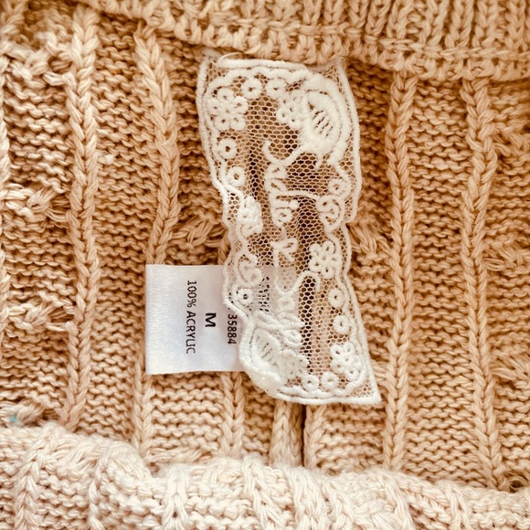Cable Knit Tan Women's Shorts - Picture 4 of 4